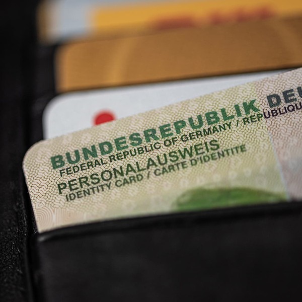 Schritt 4 - Identitätsprüfung und Dokumentenausstellung